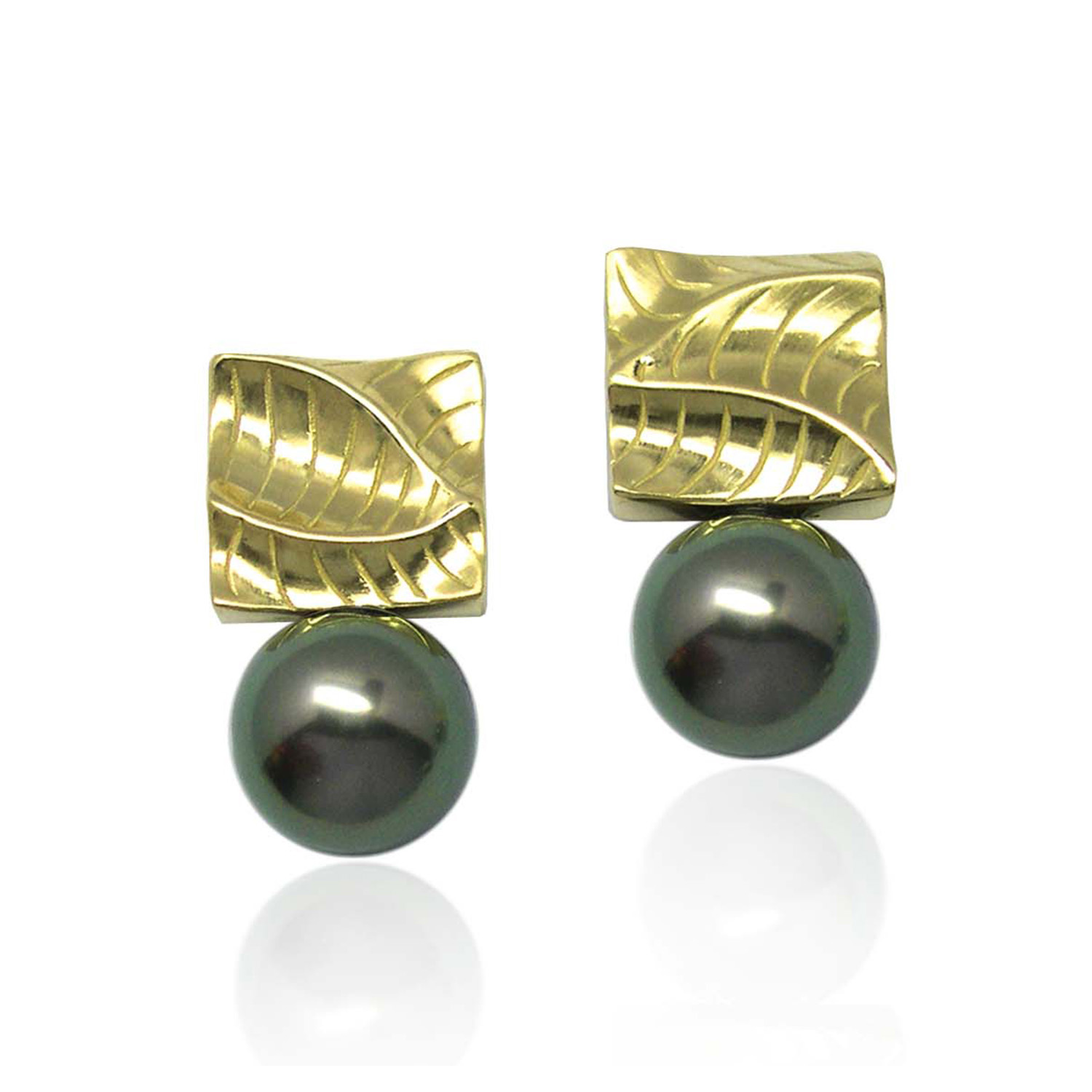 Small Square Pearl Earrings from K.Mita